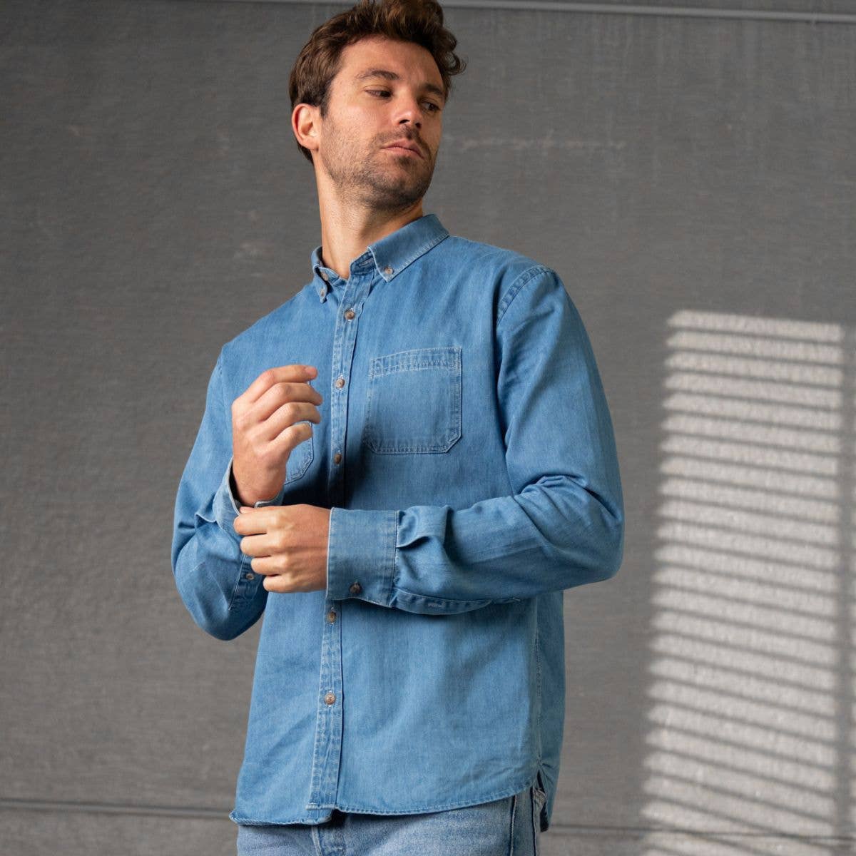 Chemise en denim bleu clair